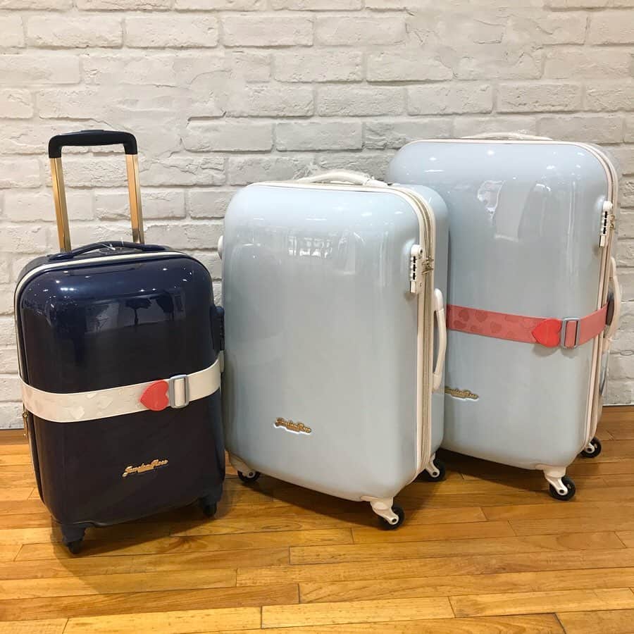 のインスタグラム：「. . キャンディポケットトローリー No.39871 (1〜2泊) Price:¥13,000＋tax . No.39872 (3〜5泊) Price:15,000+tax . No.39873 (6〜7泊) Price:17,000+tax . color:ネイビー、ピンク、ブルー . . 東急プラザ表参道原宿店 Tokyu Plaza Omotesando Harajuku . 📞03-6804-1361 OPEN/11:00〜21:00 . . #jewelnarose #ジュエルナローズ#tokyo #harajuku #原宿#東急プラザ表参道原宿#新作#表参道#スーツケース#キャリーケース#tokyuplaza#omotesando#shibuya#shoulderbag#sightseeing #newitem#autumn#winter#kawaii#fashion#carrybag#travel #东京#旅游#日本旅游」