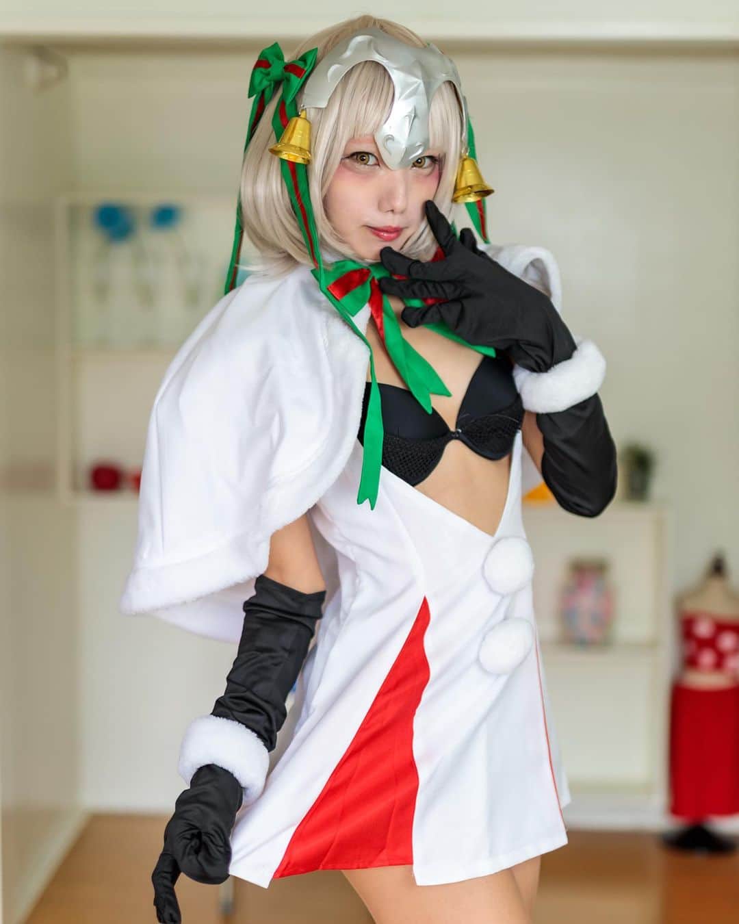 のインスタグラム：「ジャンヌオルタサンタリリィ🎅 .  #fate #fategrandorder #fategrandordercosplay #fgo #fgo好きな人と繋がりたい #fgoコスプレ  #xmas #xmascosplay #c97 #コミケコスプレ #コミケ97 #クリスマス　#サンタ　#JeanneHorta #jehannedarcalter #cosplay #cosplayer #cosplaygirl #cosplayphotography #cosplayofinstagram #コスプレイヤー　#asiangirls #asianbeauty #japanesecosplayer  #fate #fatestaynight #fatecosplay #animegirl #gamergirl #銀髪　#cosplaymakeup」