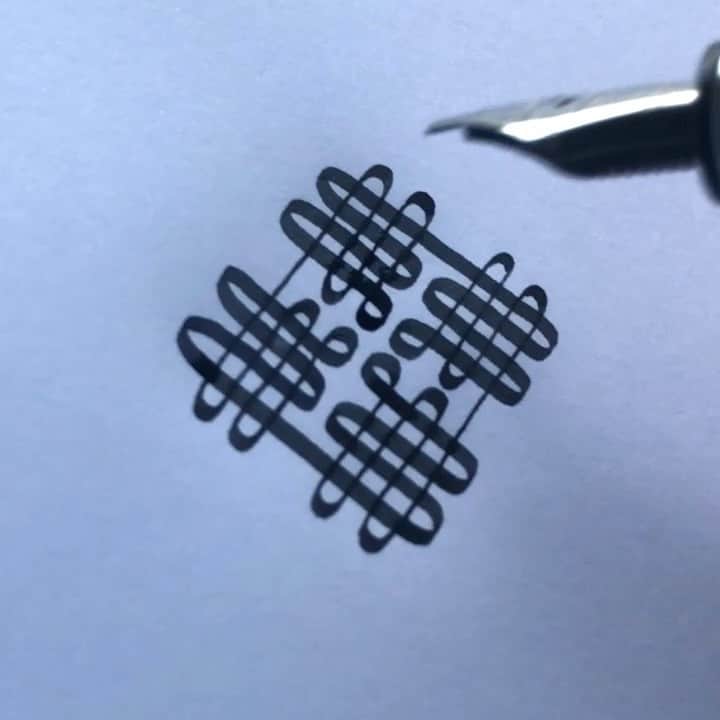Seb Lesterのインスタグラム：「Taking a line for a walk ✍️🐕 Interesting? #asmr #pen #paper #ink #goodboy #seblester #doodle #wow #cool #bored #walkies」