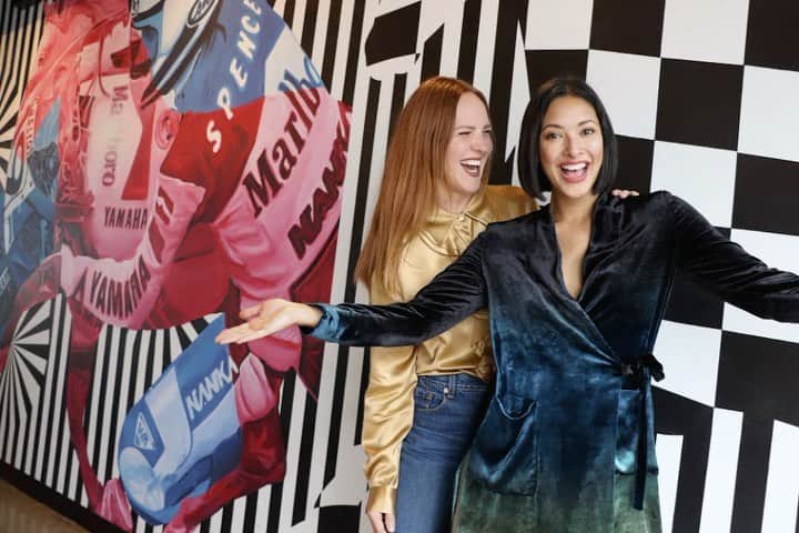 ジョーディン・テイラーのインスタグラム：「Taylor Martin Team - If I can deal with Karissa's shenanigans for 20 years than we can surely deal with yours. A reminder that we’ve got your real estate needs covered from NYC to LA and everywhere in between! Big things coming in 2020!!」