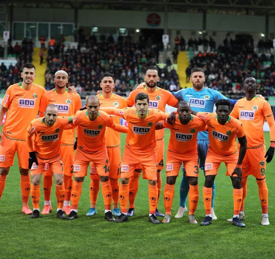 サリフ・ウチャンのインスタグラム：「2019/2020 @alanyaspor」