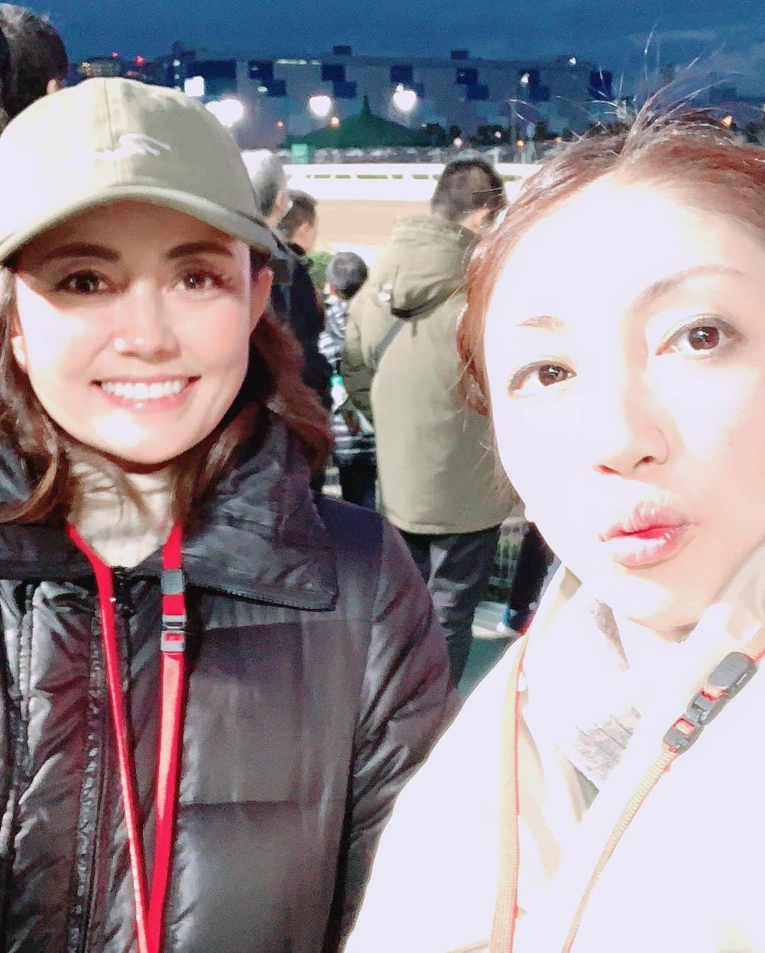 中川愛海さんのインスタグラム写真 - (中川愛海Instagram)「昨日は大井競馬場で東京大賞典を堪能！くるりをオープン当初から来ていただき可愛がっていただいている会社の皆様と毎年恒例になりつつあるイベントです！ ありがとうございます😊 昨夜でくるりも今年ラスト！ 今日は私自身のお仕事も仕事納め。 明日からゆっくりします。 年始はくるりは1月4日からオープン！皆さまよろしくお願いします。 @ami_nakagawa_  @ami_nakagawa_amyuran  #中川愛海 #一日一回カンパイ #東京大賞典2019」12月30日 23時51分 - ami_nakagawa_