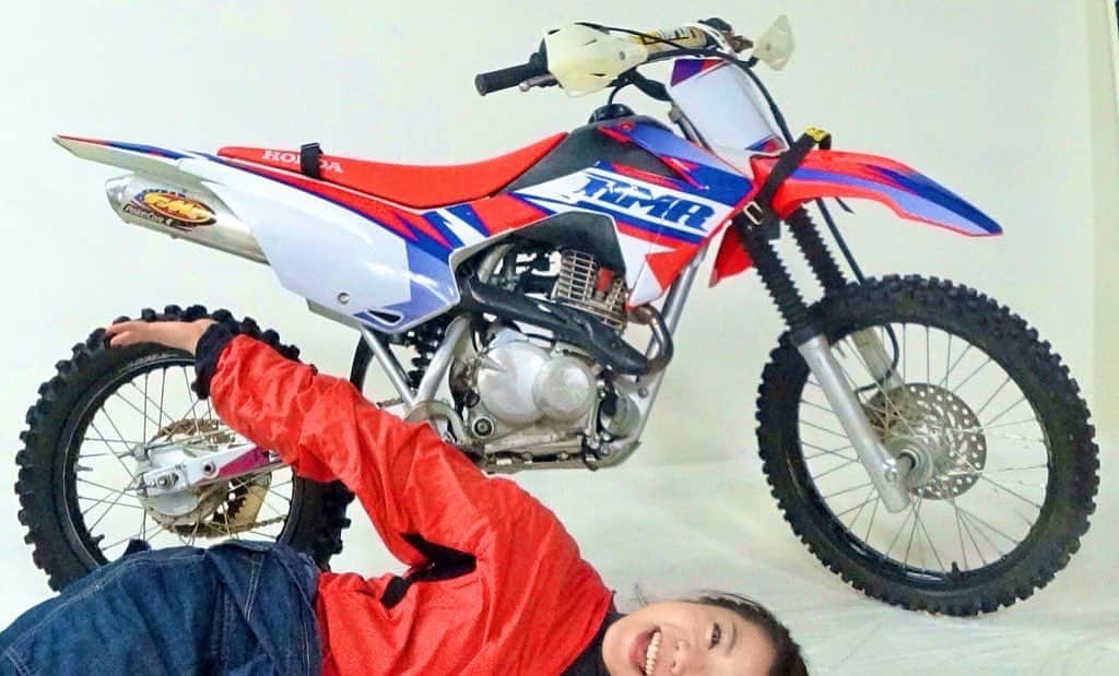 のインスタグラム：「‪『できたー！✨』‬ ‪…の、ご報告♬︎♡( *¯ ꒳¯*)ｳﾌﾌ‬ . ‪#crf125f #honda #amr‬ by #BONSAImoto」