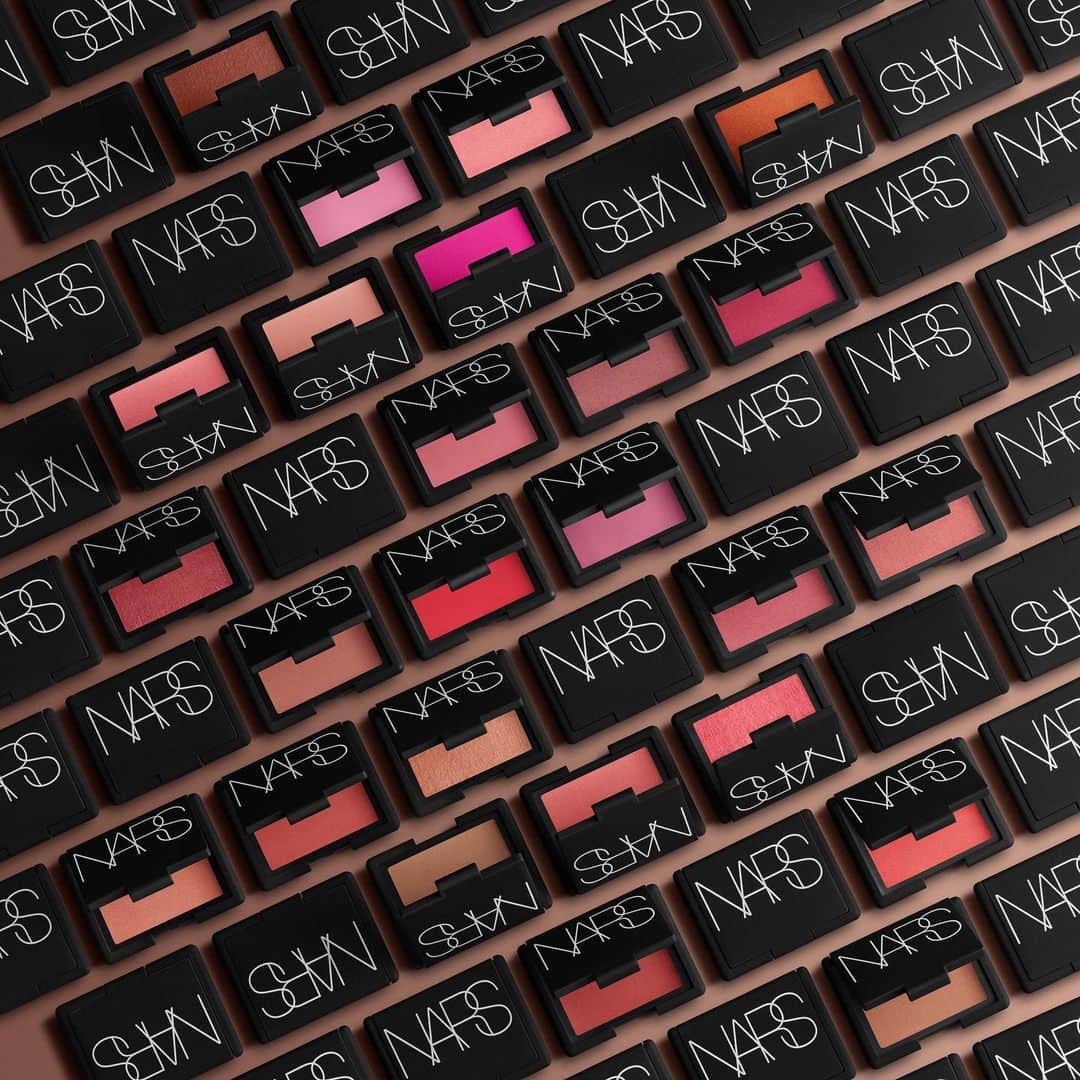 NARSさんのインスタグラム写真 - (NARSInstagram)「#NARSissists, meet the new NARS Blush. Bestselling formula. 10 new shades. The full spectrum of NARS Blush you’ve been waiting for is now here.」12月31日 0時14分 - narsissist