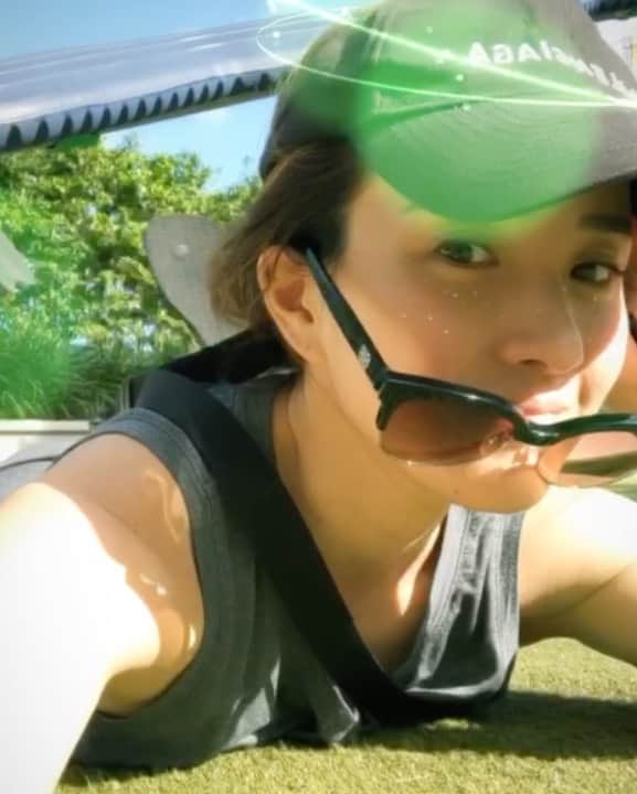 秋定麻紀子のインスタグラム：「毎日毎日娘とのんびり。 気づいたらもう12日も経ってた。 まだ遊べるエリアは限られるけど、ゆっくり毎年いろいろ冒険したり探検したいと思う。 あっという間に成長しちゃうんだろうな。 ふと1人の時間の時に2019年を振り返る。 やっぱり日々に追われていて娘と2人きりの時間の記憶が少ししかない。 本当に来て良かった。 まだまだいっぱい時間あるからたっぷり楽しもうね。」