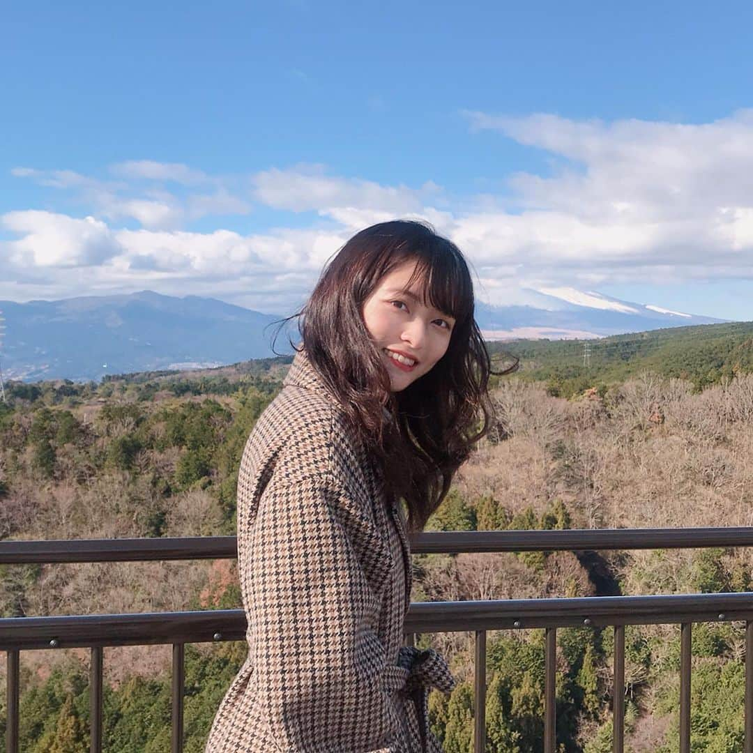 斉藤瑞季さんのインスタグラム写真 - (斉藤瑞季Instagram)「本当は私の頭の後ろに富士山が🗻 雲で見れなかった〜😂 2019年は気持ちがグッと引き締まった年でした。 お世話になった方々、ありがとうございました🙇‍♂️ また、来年も皆さんにお会いできる機会があります！！ 2020年も宜しくお願いします✨  #富士山 #三島スカイウォーク  #2019年」12月30日 16時44分 - mii_maricoco