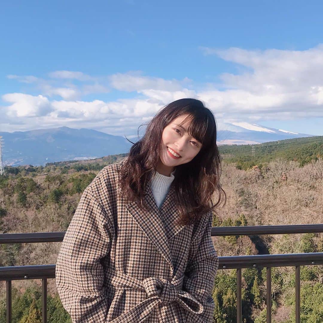 斉藤瑞季のインスタグラム：「本当は私の頭の後ろに富士山が🗻 雲で見れなかった〜😂 2019年は気持ちがグッと引き締まった年でした。 お世話になった方々、ありがとうございました🙇‍♂️ また、来年も皆さんにお会いできる機会があります！！ 2020年も宜しくお願いします✨  #富士山 #三島スカイウォーク  #2019年」
