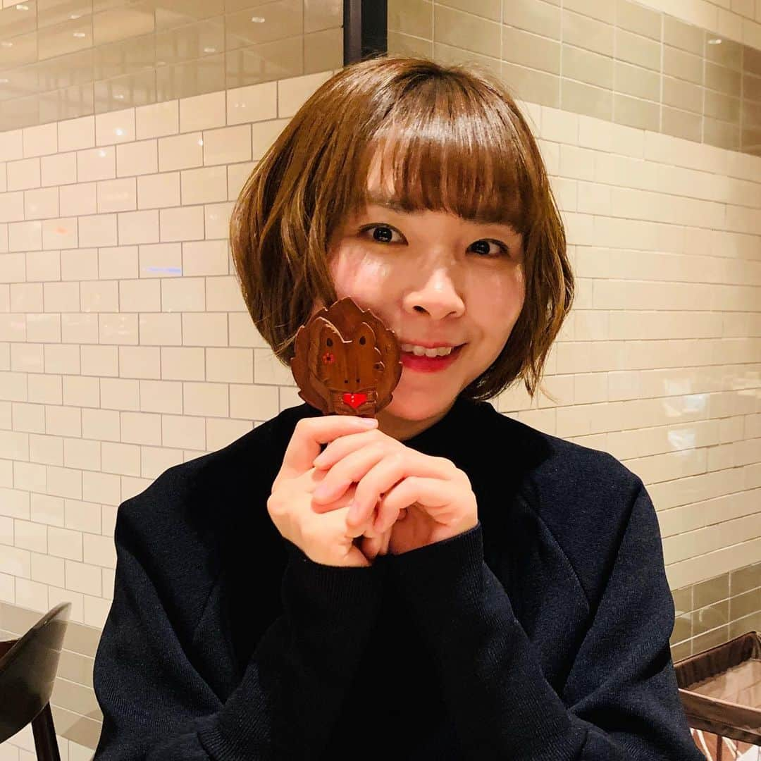 蒼山幸子さんのインスタグラム写真 - (蒼山幸子Instagram)「あと一日で 2019年も終わりますね。🐕 今年は個人的には 怒涛の一年だったのですが いろんな力みが取れて 結果上機嫌に楽しく 過ごせている年末で、 音楽ができている 今に感謝だし 支えてくださった みなさまに感謝。☺️ 2020年も変わらず、 亀のように 淡々と作って 届けていきますので 蒼山をよろしくお願いします。🐢 良い年末年始を！😌💘」12月30日 16時50分 - sachiko_aoyama