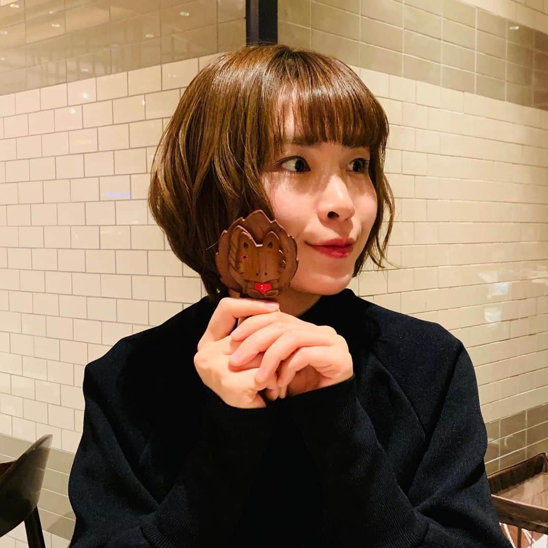 蒼山幸子さんのインスタグラム写真 - (蒼山幸子Instagram)「あと一日で 2019年も終わりますね。🐕 今年は個人的には 怒涛の一年だったのですが いろんな力みが取れて 結果上機嫌に楽しく 過ごせている年末で、 音楽ができている 今に感謝だし 支えてくださった みなさまに感謝。☺️ 2020年も変わらず、 亀のように 淡々と作って 届けていきますので 蒼山をよろしくお願いします。🐢 良い年末年始を！😌💘」12月30日 16時50分 - sachiko_aoyama