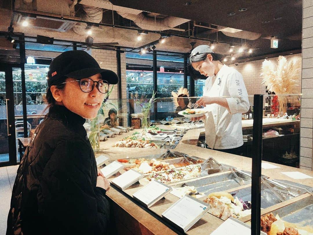 村元哉中のインスタグラム：「Good food = Good mood 😊💪🏼 ⠀  #eathealthybehappy #✌🏻 #💚」