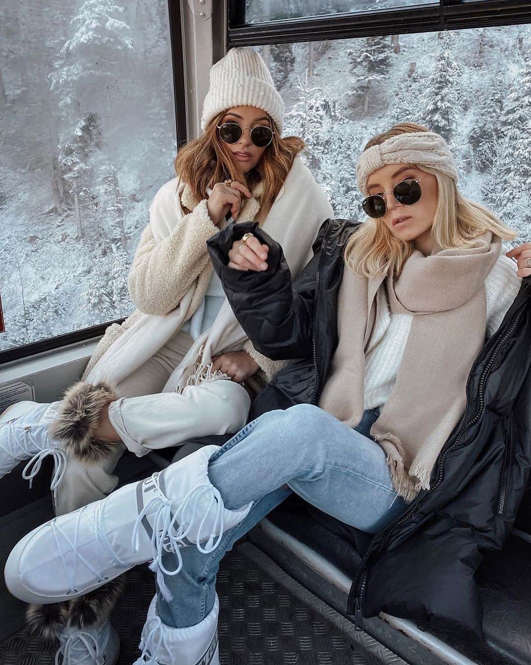 Angel™さんのインスタグラム写真 - (Angel™Instagram)「Winter outfit Inspo. Tag your Best Friend. Credit @sarahsunita @fashiontwinstinct #americanstyle #winterfashion #winteroutfits #onlineshopping #fashion #style ❤️ #asaqueen」12月30日 17時31分 - americanstyle