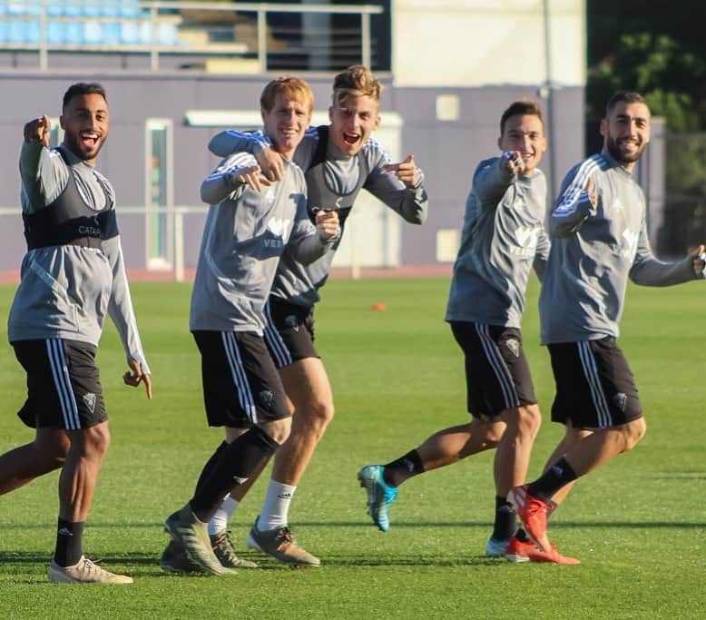 アレハンドロ・フェルナンデス・イグレシアスのインスタグラム：「We are back! ⚽️」