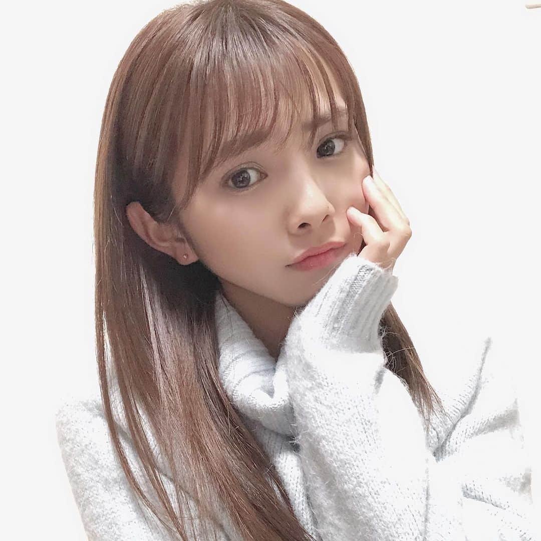 磯佳奈江さんのインスタグラム写真 - (磯佳奈江Instagram)「美容室行ってきた💇🏻‍♀️﻿ カラーにカット！ 明るくしてもらった😊﻿ Akemiさんありがとうございます😊﻿ ﻿ @s_p_i_c_a  #原宿 #原宿美容室」12月30日 17時59分 - isochan89