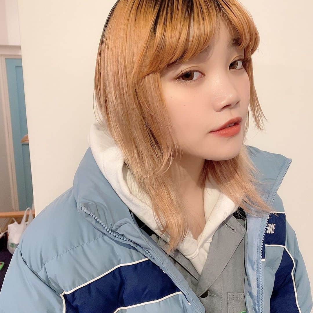 のインスタグラム：「昨日の仕事納めはチッチ❤︎ また年明けも変わる予定☺︎ 年末年始とまだまだチッチは忙しい！ チッチのアウターがとってもかわいい、、リングもかわいいのしてた いつも私服もかわいい #lysa_yuki #セントチヒロチッチ  #BiSH」