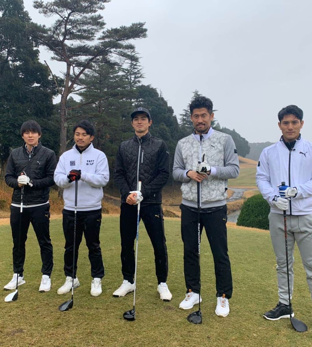 谷口彰悟さんのインスタグラム写真 - (谷口彰悟Instagram)「"OFF"  2019年もありがとうございました。 充実したOFFを過ごせています(^^) 皆さん良いお年をお迎えください。  #ご飯に #ゴルフに #トレーニングに #いい時間 #また来年」12月30日 18時30分 - shogo_taniguchi_5