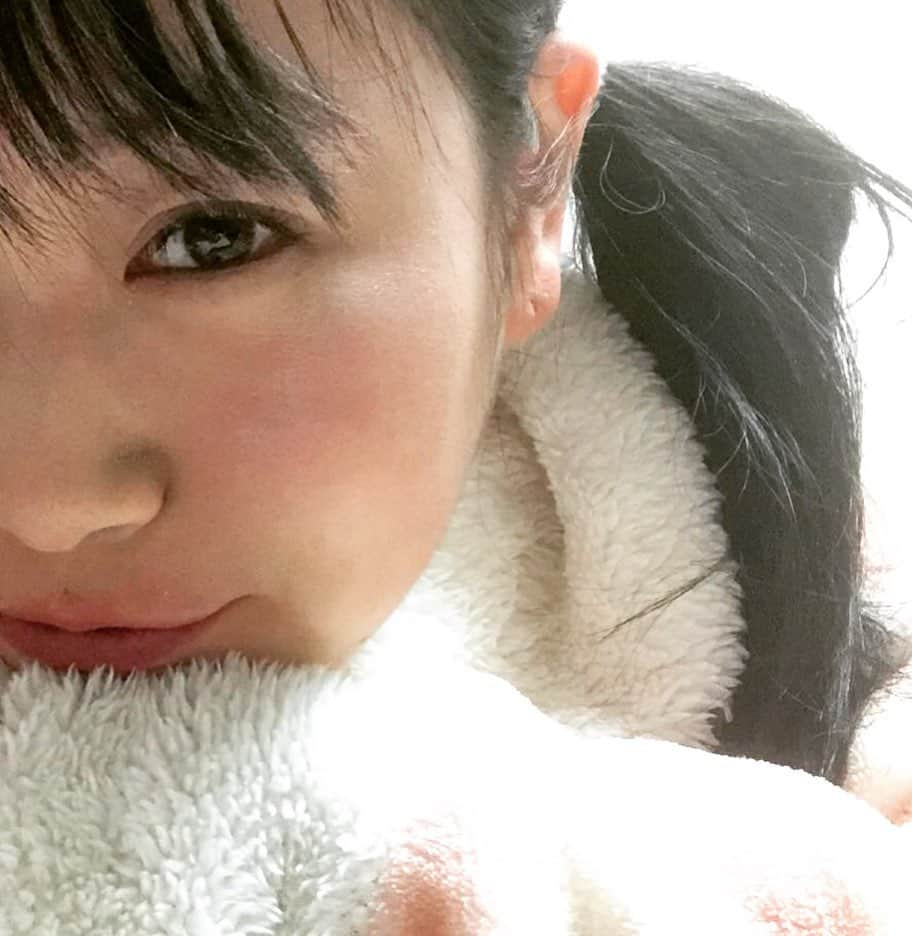 佐々木心音さんのインスタグラム写真 - (佐々木心音Instagram)「妄想が、暴走な、年末。  身体はお休み。 頭と心はフル活動。 2020年に向けて。 . わくわく . . . #athome #fantasy #realization #try #oncloudnine #overthemoon #pajamas #2019 #actress #singersongwriter #kokonesasaki #妄想が暴走 #寝巻きでもいいですか #頭はフル回転 #わくわくさん #広がってゆくような #2019楽しかった #まだ明日があるけど #2020年に向けて #現実化してみせる #制作意欲が止まらない #佐々木心音」12月30日 18時35分 - sasakikokone