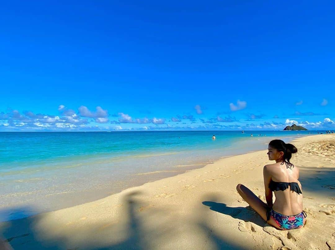 植草沙織のインスタグラム：「年末ですね〜🏝 . . . #天国の海 #ラニカイ #ラニカイビーチ #青空 #青い海  #hawaii #kailua #lanikai #lanikaibeach #beach #vacation #trip #amazingplace  #bluesky #ocean #blue #hawaiistagram #love #sea #bikini #model」