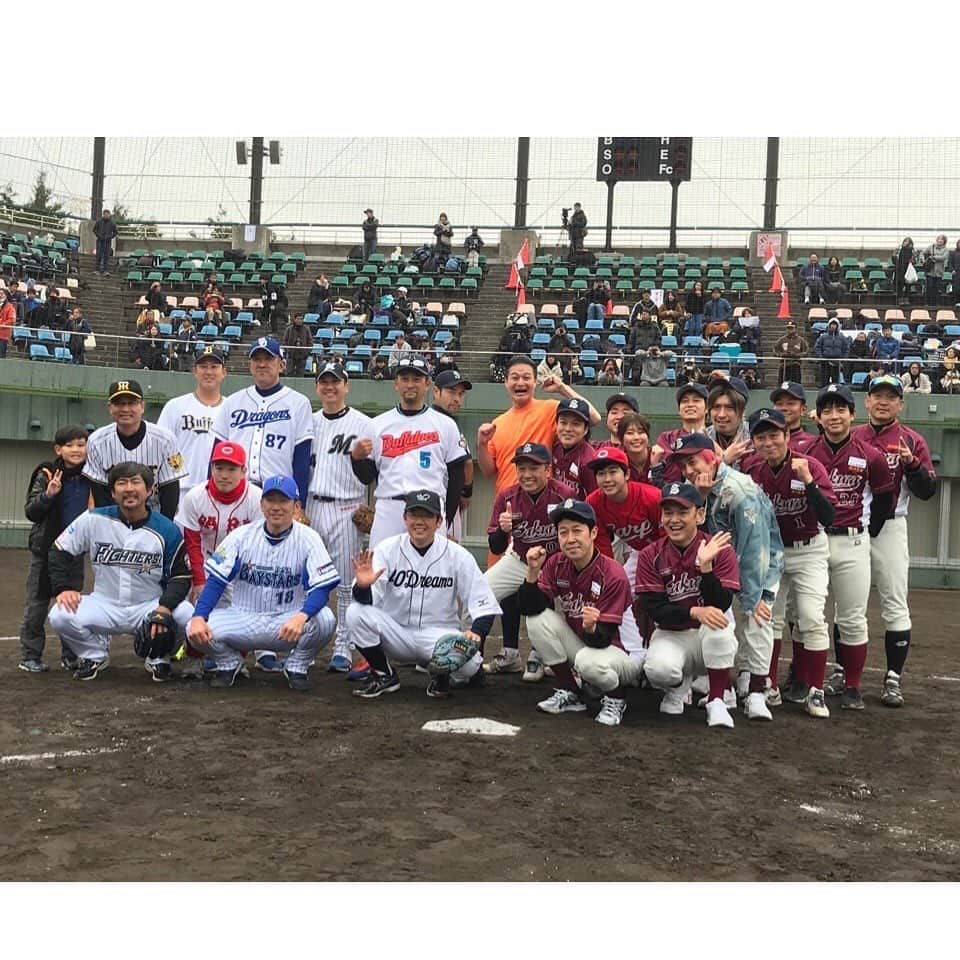 鈴木福さんのインスタグラム写真 - (鈴木福Instagram)「今日はカンテレで｢こやぶるSPORTS｣大忘年会スペシャルの放送でした！ 成長を見せるどころかボコボコにされちゃいました(笑)  来年もしっかり成長できるように頑張ります！  今日は菊池涼介選手について語りたいと思います。  カープ残留が決まり、菊池選手のファンとして、夢の海外でプレーする菊池選手が観られないと思うと少し残念です。  しかしカープファンとしては最高！！ ずっと赤い忍者菊池選手が見られるわけであり、菊池選手に会いにくくなる可能性もなくなった！！ いいのだか悪いのだか…  来年からもカープを、菊池選手を応援するのが楽しみです！！ (将来的に33番が準永久欠番になることを願っている鈴木福)  2019年も残り1日！ 明日の夜は楽しみな番組がたくさん！！ みなさんはどんな番組をみますか？  #2019#こやぶるSPORTS#忘年会#菊池涼介 選手#広島東洋カープ#カープ#MLB#赤い忍者#準永久欠番#番組」12月30日 19時27分 - s_fuku_te