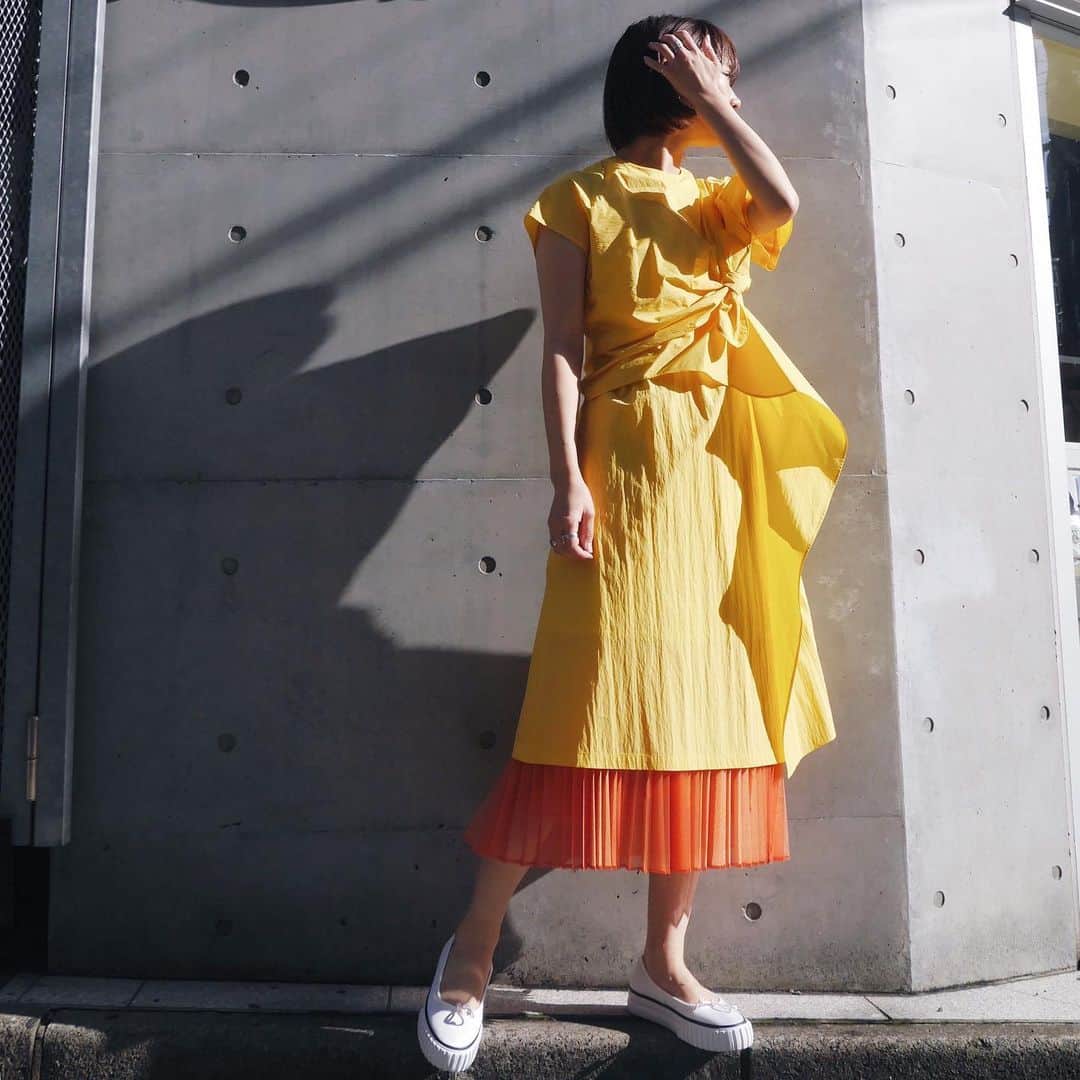 MIDWEST TOKYO WOMENさんのインスタグラム写真 - (MIDWEST TOKYO WOMENInstagram)「. AKIRA NAKA  20ss PRE COLLECTION . ・DRAPE KNOT DRESS ・DARLENE PLEATS SKIRT . . #akiranaka #midwest_tw #midwest_official」12月30日 19時46分 - midwest_tw