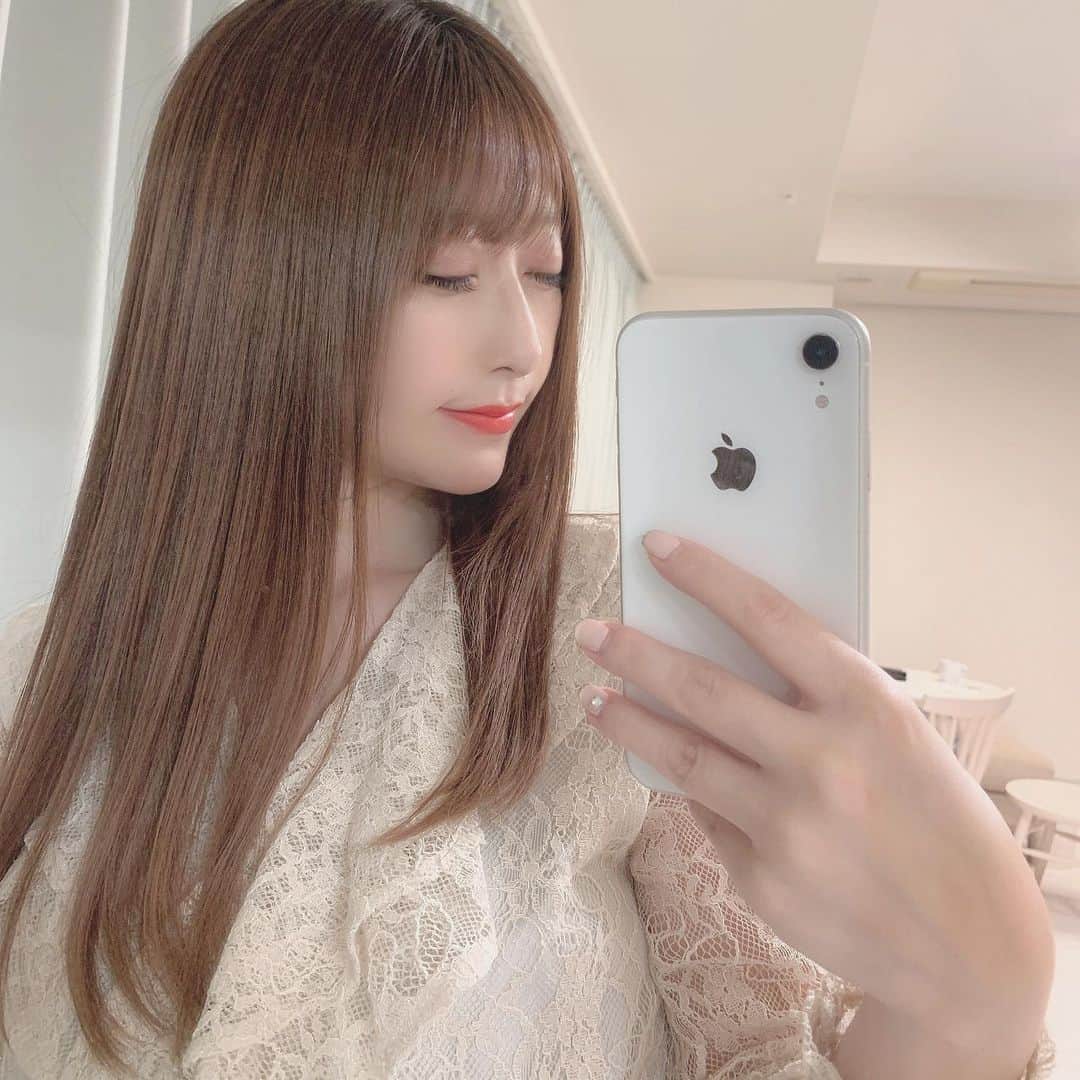 のインスタグラム：「.*⑅︎୨୧┈︎┈︎┈︎┈︎┈︎┈︎┈┈︎┈︎┈︎┈︎┈︎୨୧⑅︎* .  ㅤㅤㅤㅤㅤㅤㅤㅤㅤㅤ これから海外旅行行ってきます🌺 楽しみ〜✨このために1年頑張った✨ 2019年もありがとうございました😊 ㅤㅤㅤㅤㅤㅤㅤㅤㅤㅤ travel to a foreign country🌺 .*⑅︎୨୧┈︎┈︎┈︎┈︎┈︎┈︎┈┈︎┈︎┈︎┈︎┈︎୨୧⑅︎* .  #japanesegirl #japaneseculture」