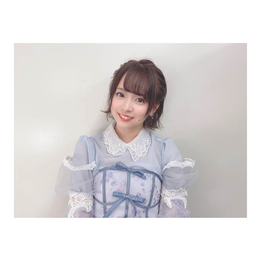 倉野尾成美さんのインスタグラム写真 - (倉野尾成美Instagram)「髪型はまとめてみました！ 可愛いアレンジ、またやってもらいたいなぁ☺️ メイクも衣装に合わせてくださったからいつもと違うかんじっ！ 衣装さん、ヘアメイクに感謝です🙇‍♀️ #ショートヘアアレンジ  #まじ感謝」12月31日 1時17分 - noochan_1108