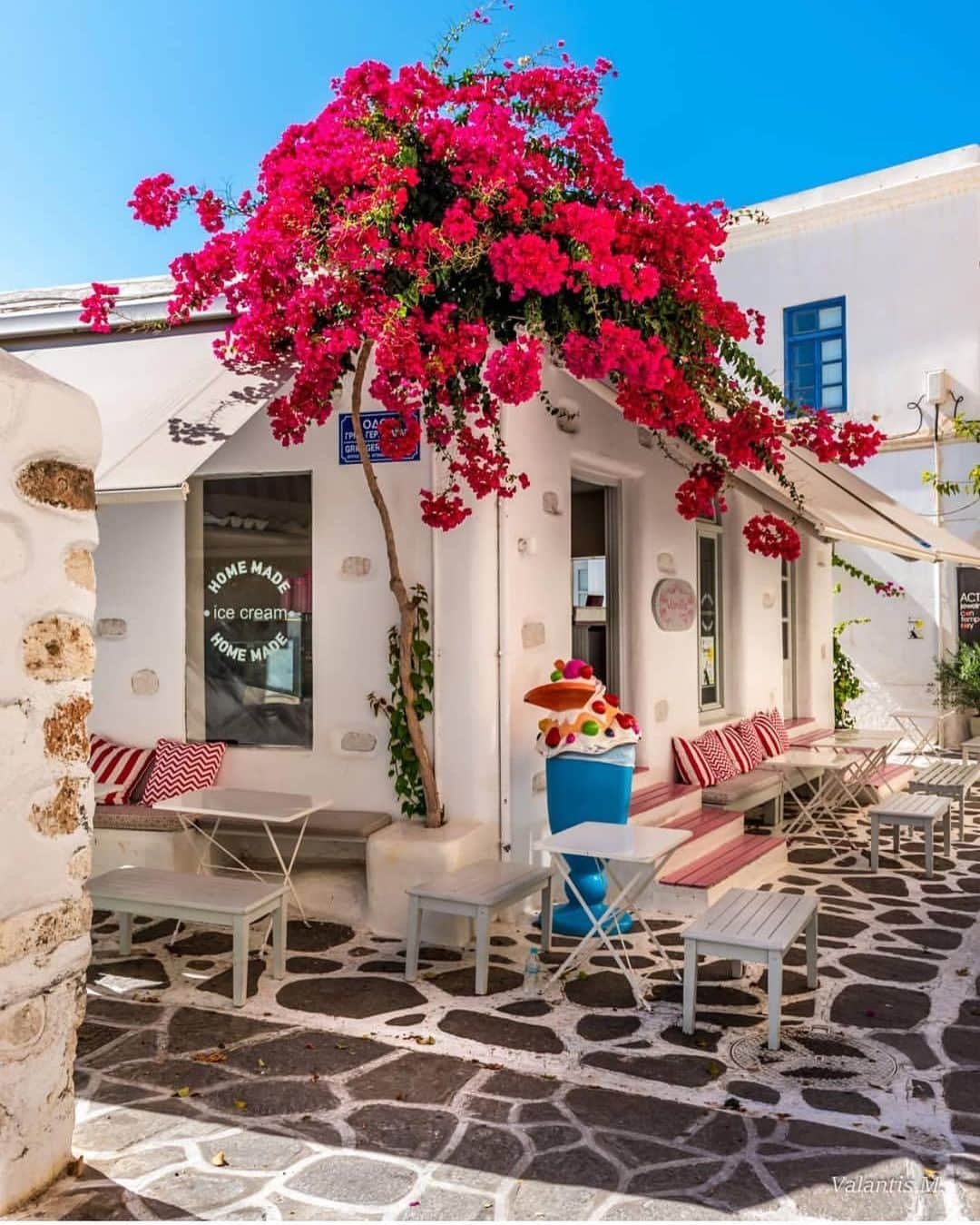 Wonderful Placesさんのインスタグラム写真 - (Wonderful PlacesInstagram)「Beautiful Paros Island! Follow ✨@thegreek.islands✨ for stunning posts like these! Follow ✨@thegreek.islands✨ . Pictures by @minogiannisvalantis」12月31日 1時19分 - wonderful_places