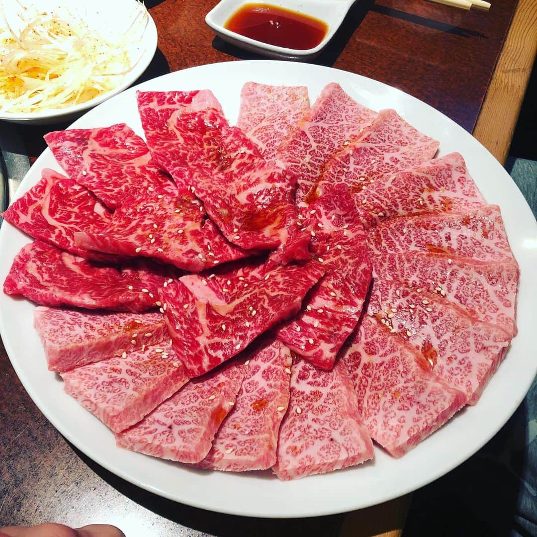 のインスタグラム：「帰ったら絶対ここ！ まじで美味しい😋 小岩きたら行ってみてー^ ^笑  #小岩 #駅近 #焼肉 #彩花園 #3150」