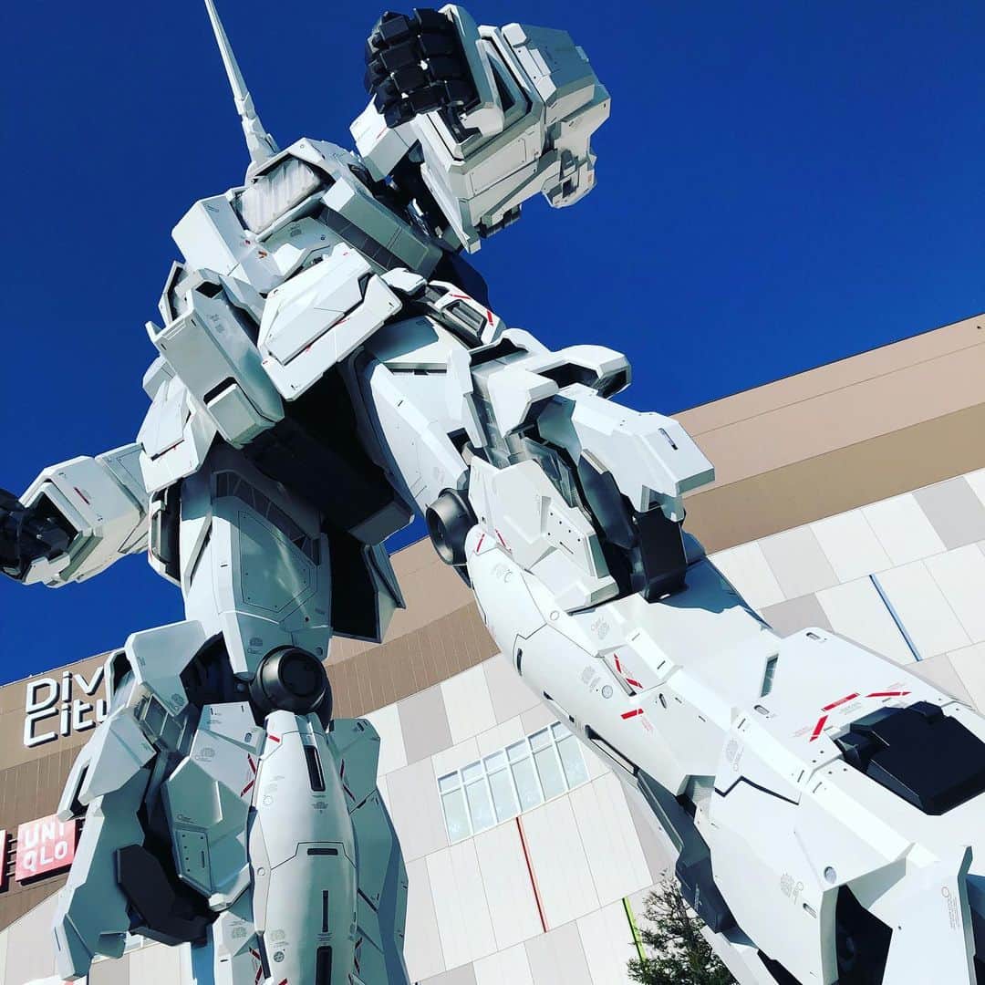 azumyのインスタグラム：「デカイ」
