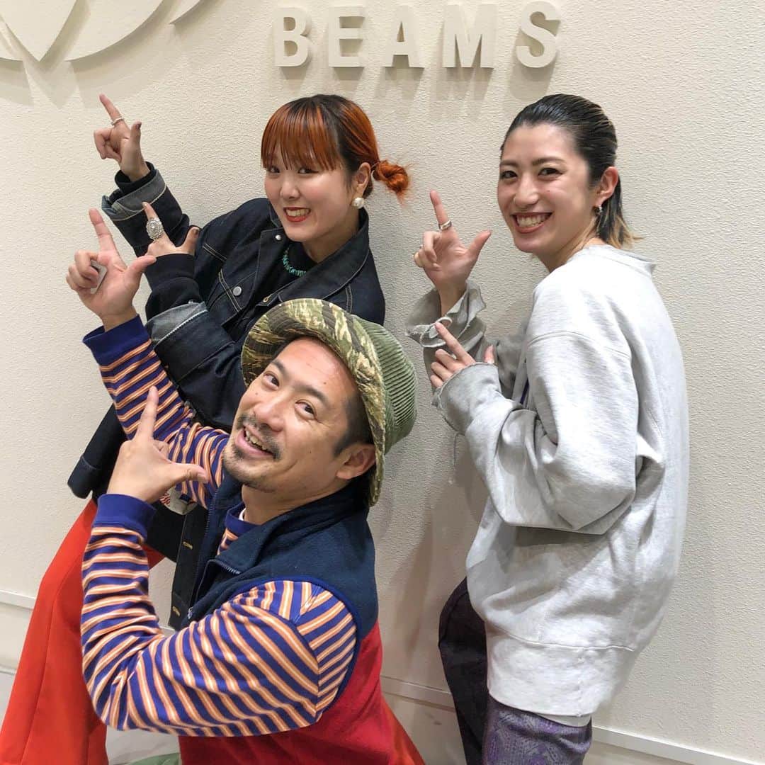 のインスタグラム：「. 🌈【 information 】🌈 . 2019年度もビームス神戸店をご愛好頂きありがとうございました♩♩ . 12月31日、1月1日は店休日となっておりますのでご注意下さい‼️ . それでは皆様、良いお年をお過ごし下さいませ🐭🐭🐭 . #beams#beamskobe#beamsplus#raybeams#beamsboy#fennica#bprbeams#こどもbeams#ビームス#ビームスボーイ#レイビームス」