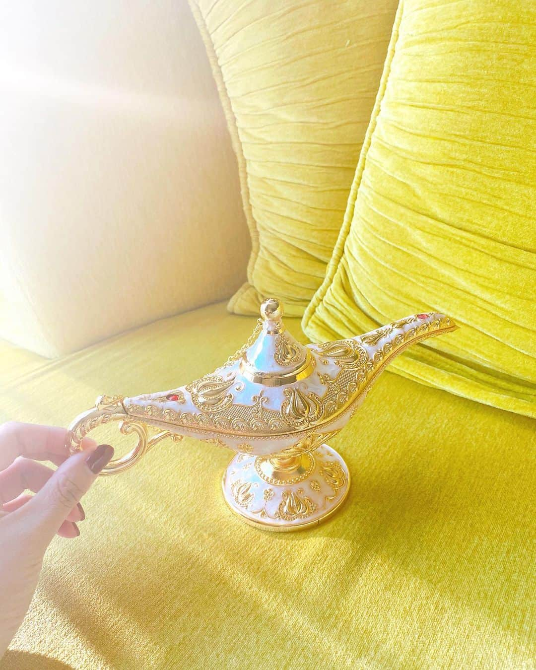 井上晃子さんのインスタグラム写真 - (井上晃子Instagram)「The magic lamp she gave me🧞‍♂️🧞‍♂️🧞‍♂️ my treasure💎💎💎 . . #dubai#🇴🇲#uae」12月30日 20時47分 - akiki_2015