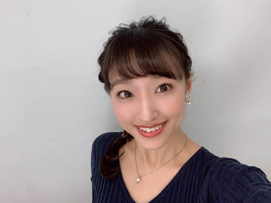 藤田舞美さんのインスタグラム写真 - (藤田舞美Instagram)「❁︎ 2019年仕事納めました✧︎ 今年最後はビーチバレー越川優選手のFan Festa2019大忘年会のお仕事でした🎤 越川選手、気さくでとっても良い方で、久しぶりにご一緒出来て嬉しかった☺️✨ 特別ゲストもお迎えして、アットホームで楽しい忘年会になりましたよ〜！ いよいよ来年はオリンピックイヤー！！ * #チームホリプロ #ビーチバレー #越川優 選手 #池田隼平 選手 #ラグビー元日本代表 #伊藤剛臣 さん #ノーサイドゲーム #ホリプロ #ホリプロスポーツ文化部 #フリーアナウンサー #ヘアセット #編み込みアレンジ #スギヨ」12月30日 21時18分 - maimifujita