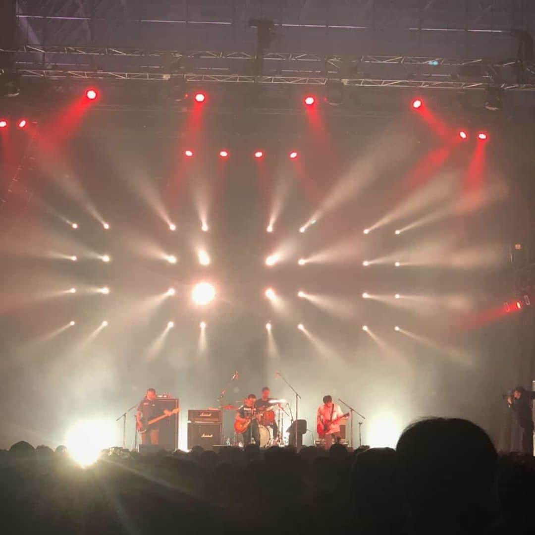 磯部正文のインスタグラム：「令和元年ライブ納め CDJ19/20  皆様集まってくれてありがとうございました〜 僕も色んなステージの良い音を沢山浴びました！...♪*ﾟ  #cdj1920 #huskingbee」