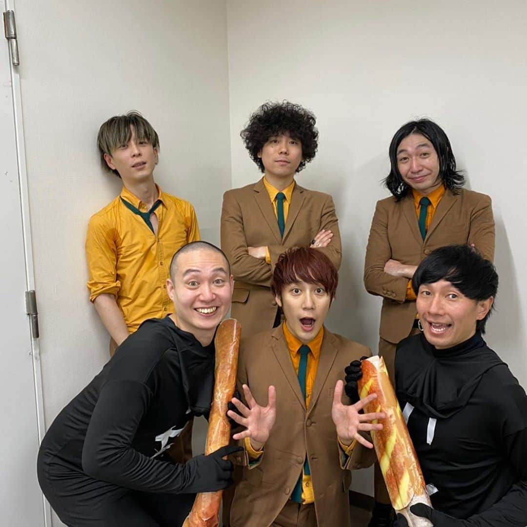 THE BAWDIESさんのインスタグラム写真 - (THE BAWDIESInstagram)「今年のライヴ納め！CDJーーっ！本当に沢山の皆様に楽しんでいただけて、幸せだなぁ。。でございました！2019年の最後にあんなにも素敵な景色を見させていただき、感謝でいっぱいです！心と体の大掃除！ありがとうございました！  #bawdies #CDJ #カウントダウンジャパン #今年も沢山お世話になりました #良いお年を #幸せだなぁ #マチルダ　#グチヤマ　 #女将　#つげちゃん」12月30日 21時27分 - thebawdies