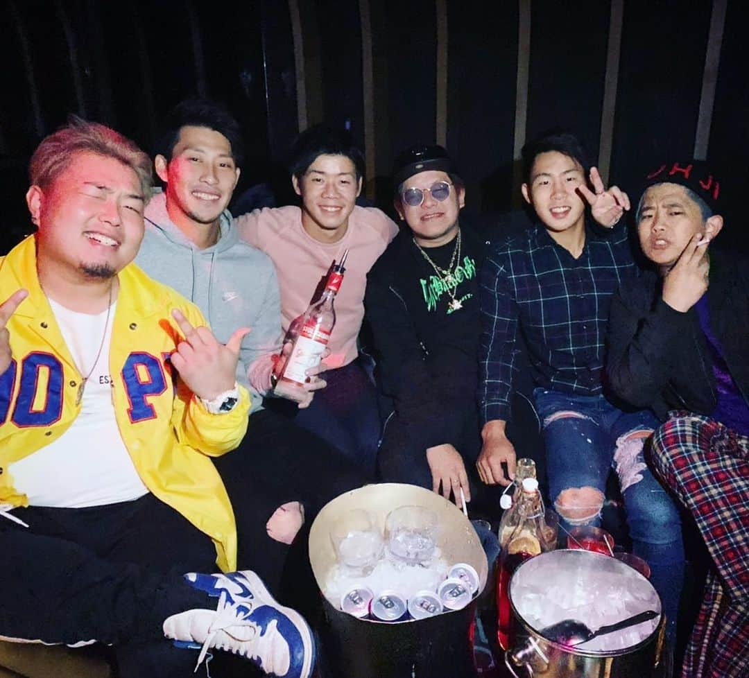 のインスタグラム：「12月の上旬 プロ野球選手軍団との 楽しい夜だった🍺」