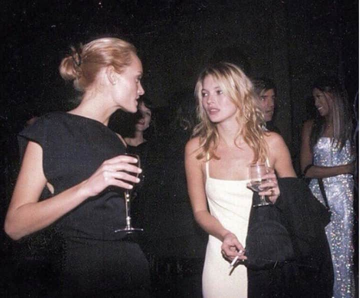 シー ニューヨークさんのインスタグラム写真 - (シー ニューヨークInstagram)「#ambervalletta and #katemoss at the Met Gala (1995)⠀⠀⠀⠀⠀⠀⠀⠀⠀ #newyorkinthenineties」12月30日 21時30分 - seanewyork