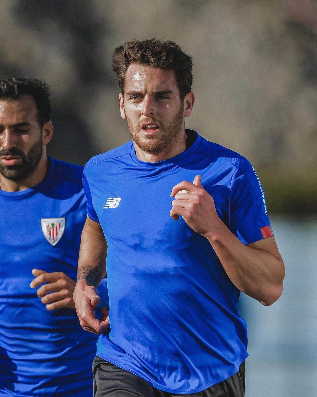 イバイ・ゴメスのインスタグラム：「¡Nueva semana! ⚽️ ¡A por la segunda mitad de la temporada! 💪🏼 Aupa @athleticclub ! 🦁 🔴⚪️」