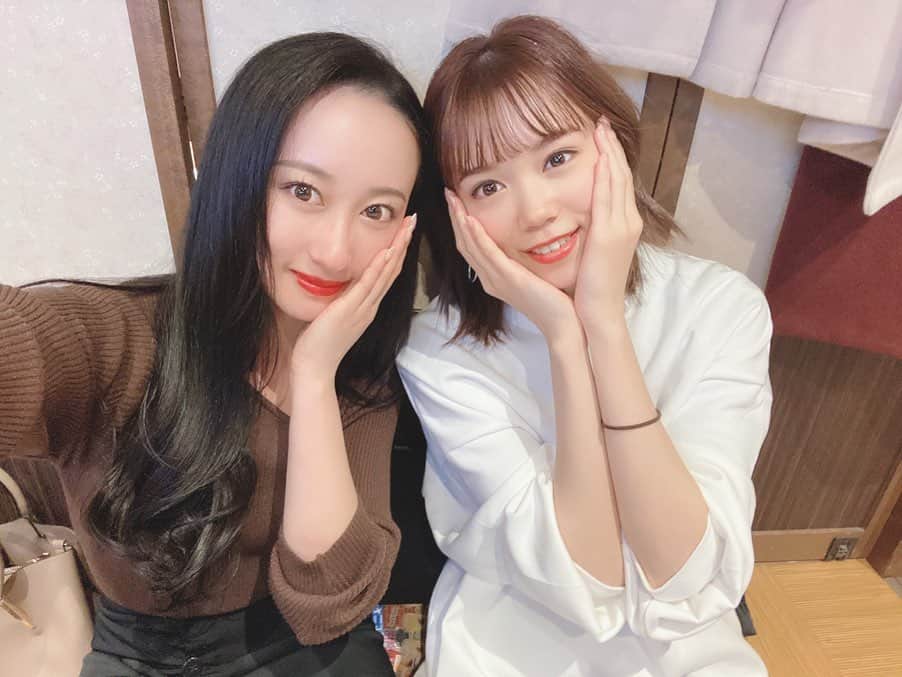 千田麻実のインスタグラム：「忘年会に参加してきた☺︎ 年末って感じするなぁ〜〜 えりと会えたっ❤︎⠀」