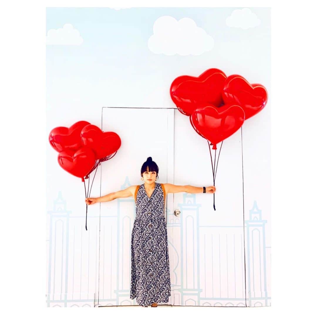 小林由佳のインスタグラム：「2019.12.29 ⠀  Thank you very much a lot of birth day wishes!⋆* Already started countdown to 2020. Have a good days rest of 2019 everyone!¨̮ ⠀  今年は本厄の1年でしたが 大きな怪我もなく、 またひとつ無事に歳を重ねることができました🙂 強いて言えば、 先日強打した尾てい骨が未だにピキッてることくらいでしょうか。 2020まで残りあと数日、 本厄 The end を迎えるまで気を緩めず安全第一で過ごしたいと思います。  誕生日のメッセージくれた皆さん ありがとうございました♡ みなさんも身体に気をつけて よいお年を😋🙌🏻 ⠀  2020はオシャレにカフェラテ飲めるように 猫舌治すぞー👊🏻🐈 ⠀ ⠀ ⠀  #20191229 #誕生日 #ARIGATOU𓀃 #尾てい骨砕けてる説 #ピキりぱない⚡︎ #2020の目標 #もう言っちゃう」