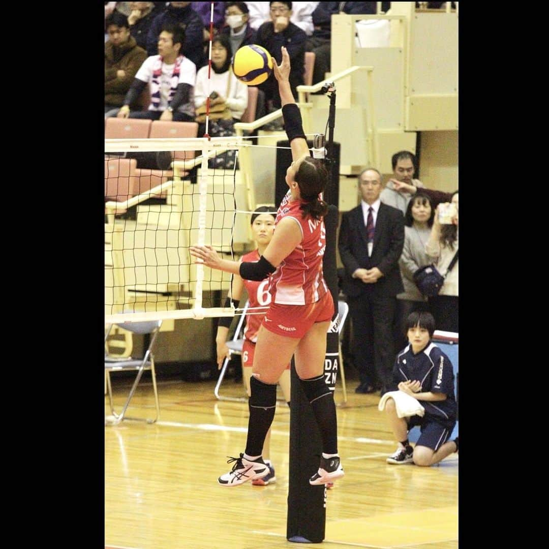 大宮里美のインスタグラム：「#森谷史佳 選手 #Vリーグはバレーだよ  #vleague2019-2020 #ひたちなか総合体育館　#volleyball #バレーボール #Vリーグ  #DENSOAIRYBEES #DENSO #AIRYBEES  #デンソーエアリービーズ #デンソー  #Camera #カメラ #Canon #一眼レフ  #カメラ好きと繋がりたい  #カメラ好きな人と繋がりたい  #ファインダー越しの私の世界  #バレー観戦のススメ」