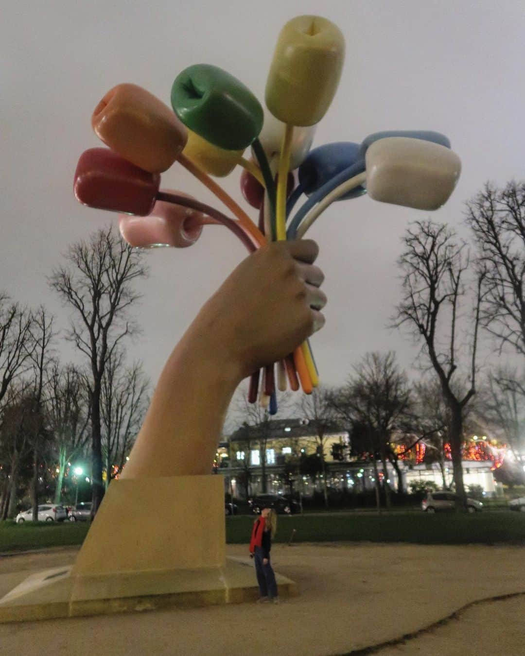 クレア・コフィーのインスタグラム：「Swept off the feet by Paris once again. Au revoir et à bientôt!」