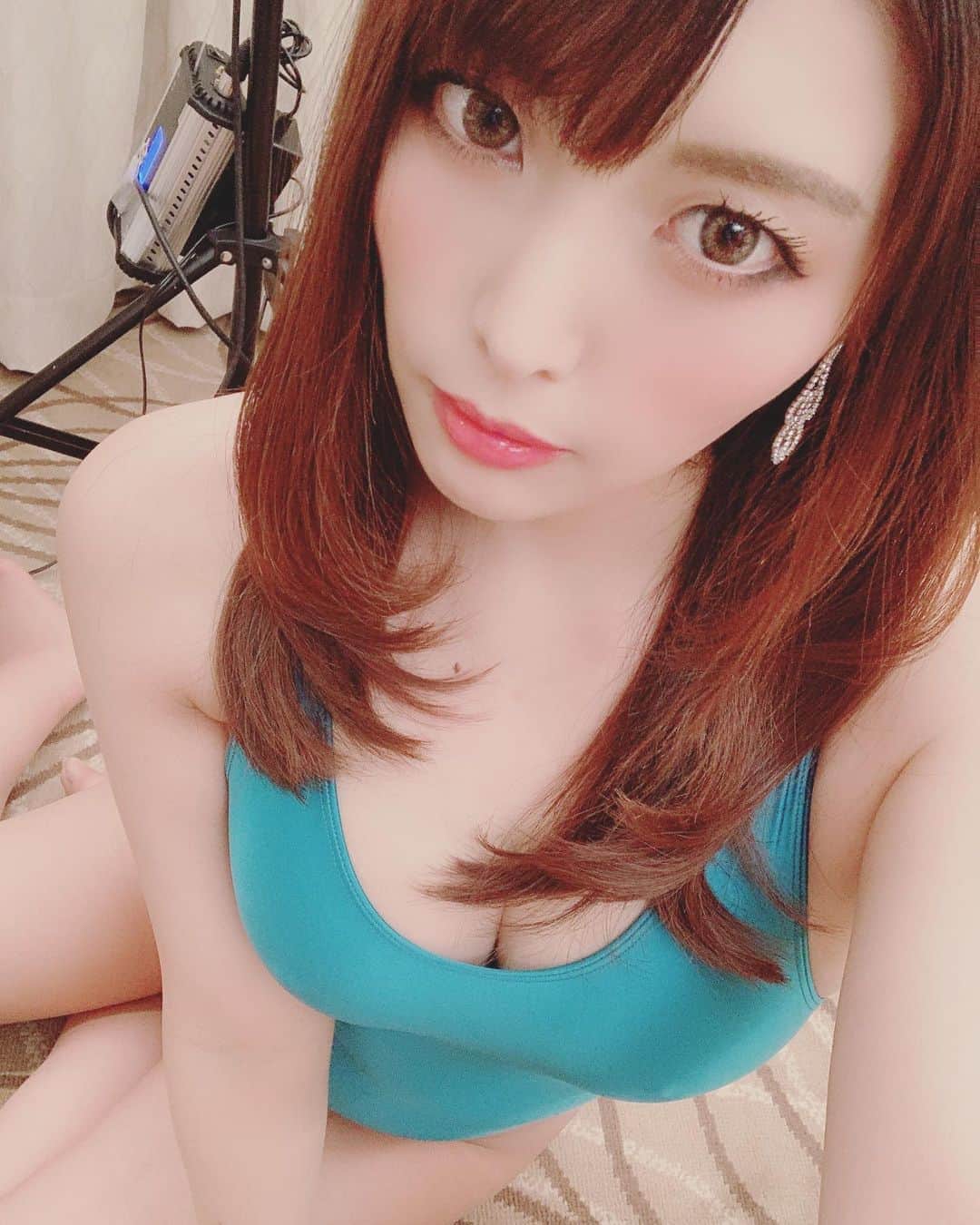 新村あかりのインスタグラム：「おやすみ。。💋」