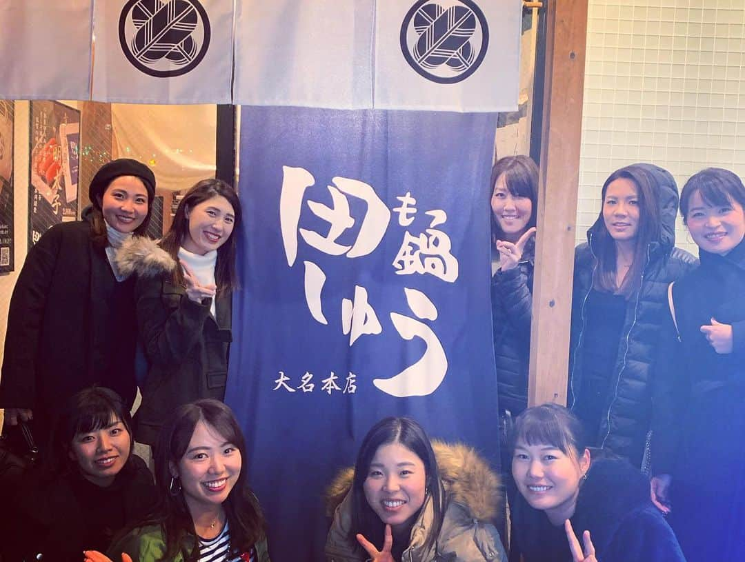 福田真未さんのインスタグラム写真 - (福田真未Instagram)「沖学園出身 女子プロ忘年会🧡🧡🧡 みんな忙しい中 ありがとう😂⭐️ 来れなかった人も また来年も集まろうね🧡🧡 1年ぶりにみんなで集まるのに 久しぶり感ないし 笑いすぎて疲れました😂  #福山恵梨 #城間絵梨 #井上りこ #種子田香夏 #鈴木あざみ #佐伯朱音 #篠原まりあ #三ヶ島かな #福田真未」12月30日 22時24分 - fukudamami32