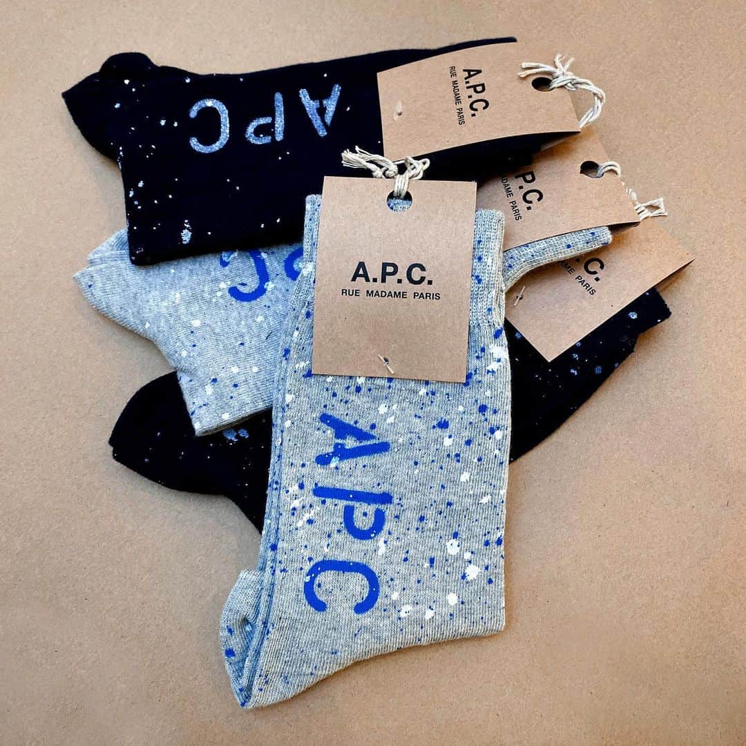 のインスタグラム：「A.P.C. hand painted socks. @jeantouitou wanted to give a unique personality to socks and they are beautiful to wear! Each sock is hand painted at A.P.C. headquarters in Paris.  Women’s socks in dark navy are available in all A.P.C. stores. Women’s socks in grey and men’s socks in dark navy and grey are available in these A.P.C. stores: Paris :  Rue Madame, Bd des Filles du Calvaire, Rue Vieille du Temple, bd St Germain (only women), Rue Royale, Rue d’Alger, Rue de Marseille. London: Redchurch street, Lexington street, King’s Cross. Lyon : Rue Gasparin.  #APC #APCsocks #Paris #London #Lyon」