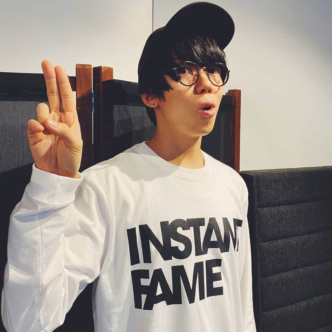 谷中敦さんのインスタグラム写真 - (谷中敦Instagram)「sumikaの片岡健太くんがINSTANT FAMEのロングTシャツを着てくれました。渡した次の日にわざわざ写真を撮って送ってくれるなんて、なんて優しいんだろう。ほんとにほんとにありがとう！『願い』の歌いっぷりが好きです。マフラー欲しいな、って冬を意識するのも生きてるってことだな、と思ったりしました。  #片岡健太 #sumika」12月30日 23時02分 - a.yanaka