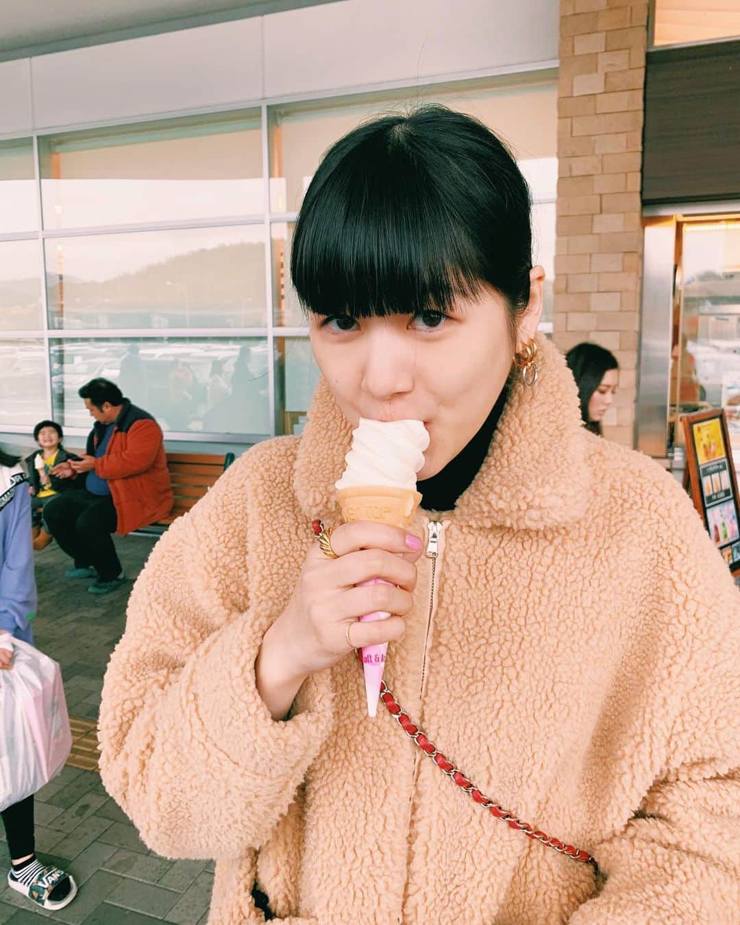 新井貴子さんのインスタグラム写真 - (新井貴子Instagram)「冬のアイスは別格🥶🍦💓」12月30日 23時12分 - kikoarai