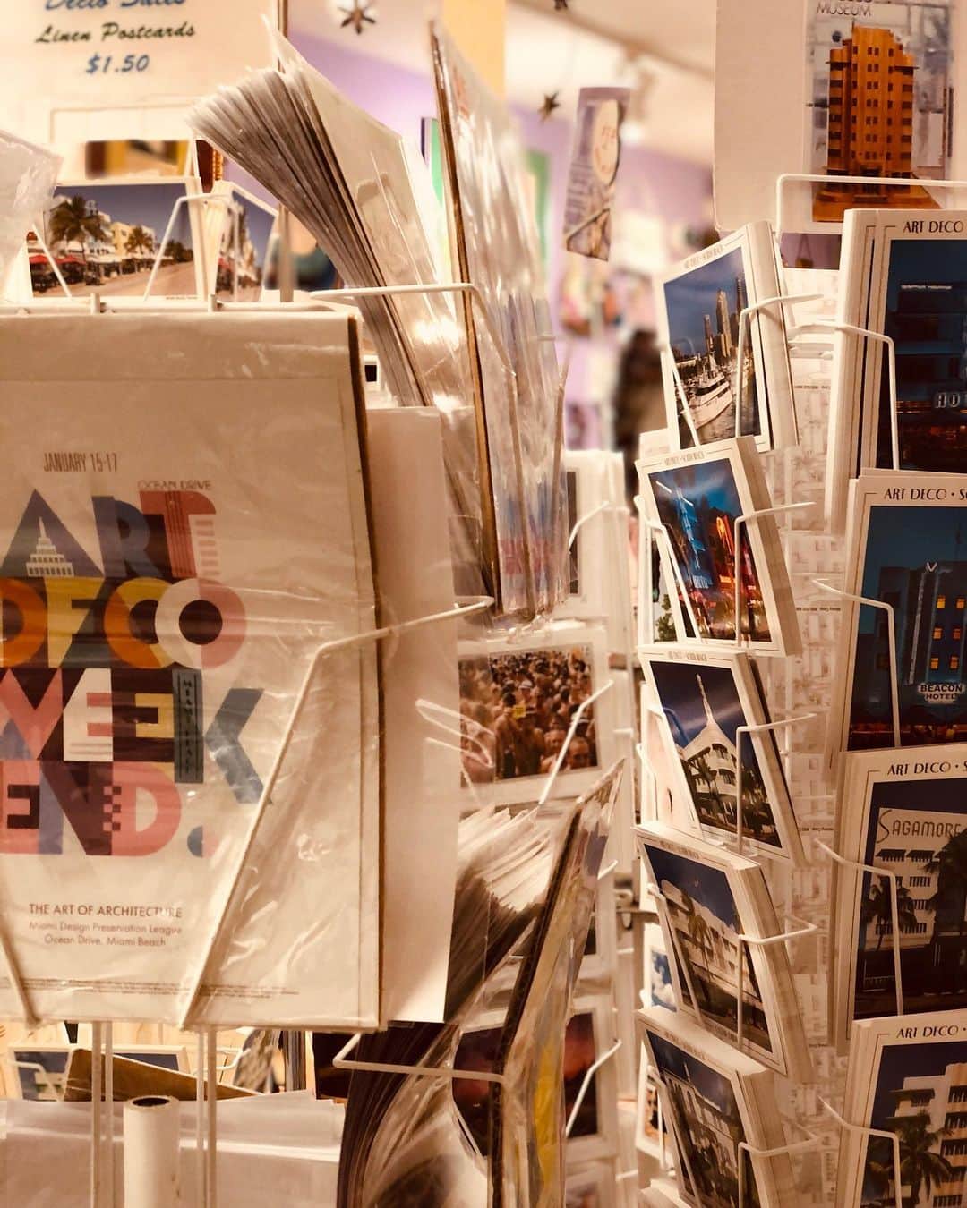 長尾悦美さんのインスタグラム写真 - (長尾悦美Instagram)「ミュージアムのギフトショップにはvintageもたくさん売っていて可愛いかった🦩♡ #miami  #artdecomuseum  #giftshop」12月31日 10時25分 - yoshiminagao