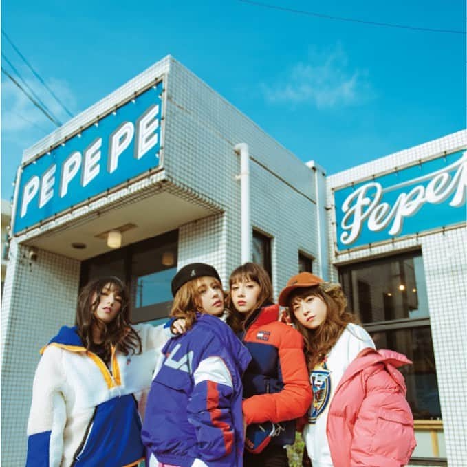 be-o編集部さんのインスタグラム写真 - (be-o編集部Instagram)「1月号のFASHION IT!はチューニングキャンディさんです✨多彩な彼女たちの新しい表情をお見逃しなく！  着用の衣装は全て那覇メインプレイスでゲットできるよ😊 https://www.be-o.jp/fashion/post20191225-6308/  メンバーそれぞれのインスタでオフショットが見るよ👀💕チェックしてみてね👉👉👉 @chunican_sophie  @chunican_yuuri  @chunican_lili  @chunican_aiko  @chunican_kotone  チューニングキャンディー沖縄ライブ情報 🎶 「チューニングパーティー #7」（沖縄）  日程：2020年1月18日(土) 時間：開場17:00　開演17:30 場所：G-shelter （沖縄県那覇市安里2丁目4−12 B1）  チケット代：前売券2,000円 ＊別途１ドリンク代必要 ※未就学児童入場不可  ローソンチケット、e+、チケットぴあで購入できるよ〜！ チュニキャンのレギュラーパーティー！ カバーあり！トークあり！盛りだくさんの70分！！ 終演後はメンバーがハイタッチでお見送り♪  #チューニングキャンディー  #那覇メインプレイス  #fashion it #ビオ  #beo」12月31日 10時30分 - beo.okinawa