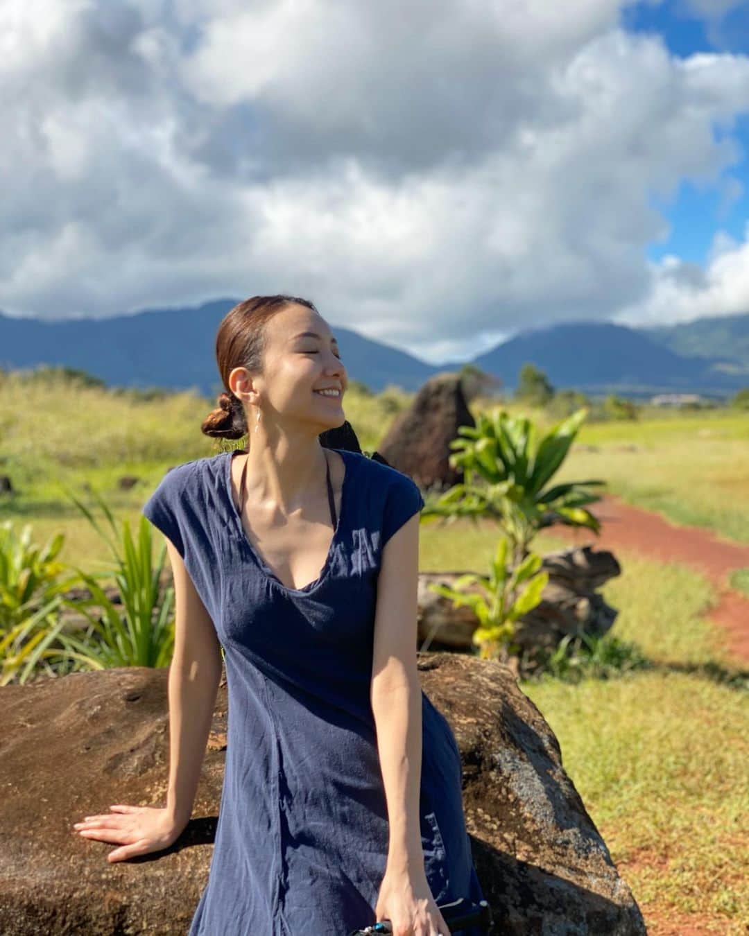 大出千尋のインスタグラム：「. エネルギー凄く感じたパワースポット💎💎💎 . #kukanilokobirthstones#hawaii」