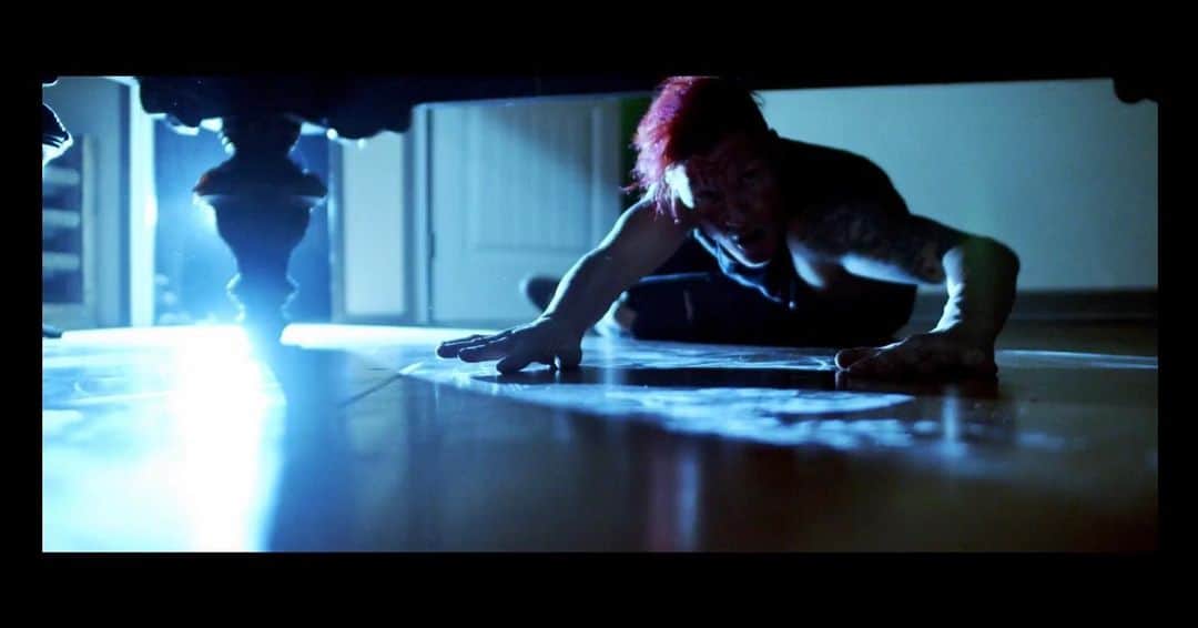 タイラー・ポジーのインスタグラム：「My man friend @scotteckel going below and beyond for this Mess Video shoot」