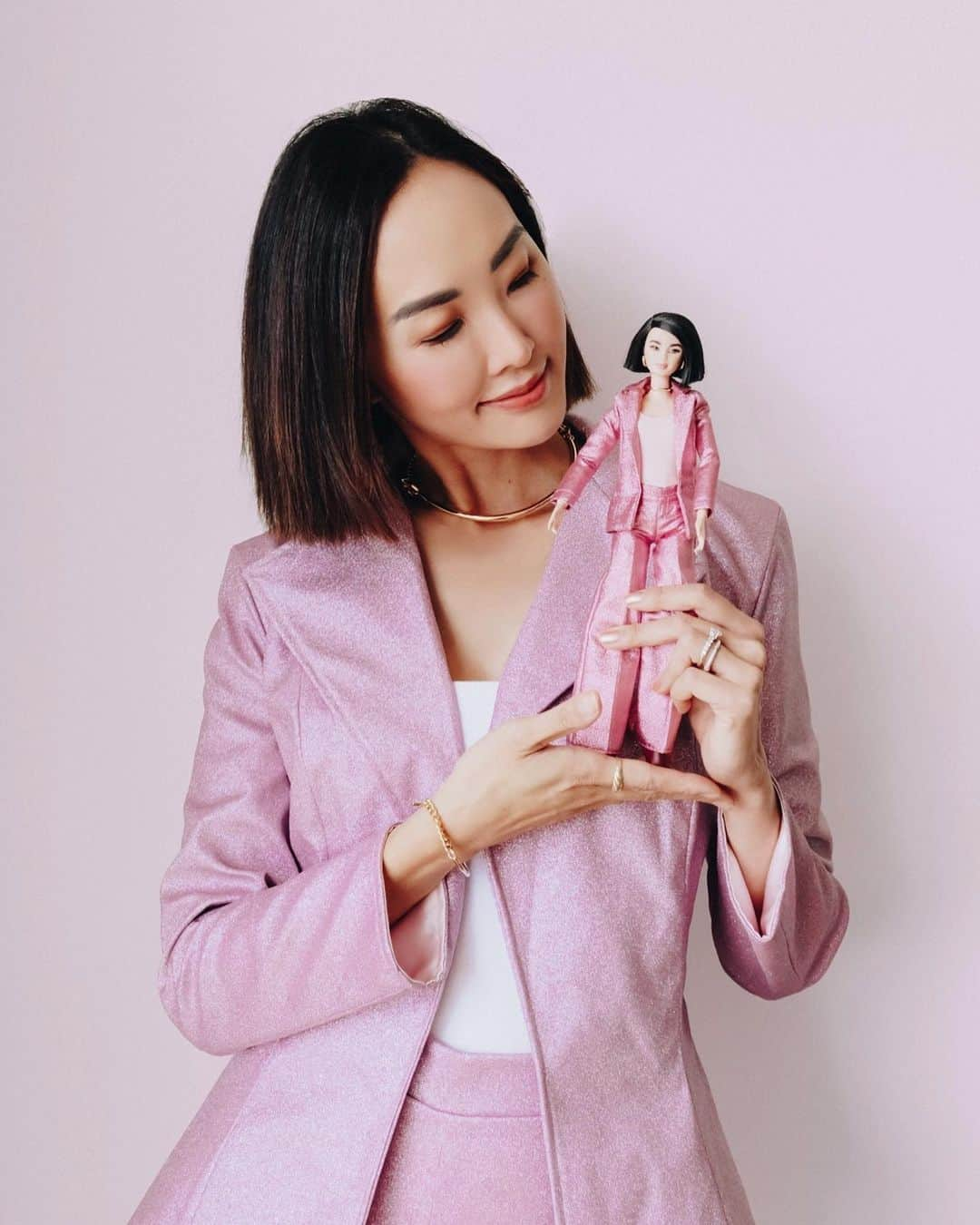 クリッセル・リムさんのインスタグラム写真 - (クリッセル・リムInstagram)「One of my biggest milestones in my career and definite pinch me moment of the decade was when @mattel made a Chriselle Lim Barbie and also gave me the opportunity to style 2 barbies for their @barbie STYLED BY series. ⠀⠀ ⠀⠀ Never being able to identify with the dolls I had nor the women I looked up to.... I knew my Barbies had to represent a number of things. Representation in color & culture, inclusion in size, and a woman who does it all. She represents the modern woman who can wear multiple hats... she can be a loving mother but a bad ass career woman.  She can be assertive yet vulnerable and kind at the same time. She forges her own path! ⠀⠀ ⠀⠀⠀⠀ I honestly still can’t believe this happened. On top of that These Barbies sold out in 3 hours. 😱 It was insane. (They are finally available again on Amazon for those of you that couldn’t get your hands on them. Link in bio). ⠀⠀ ⠀⠀ This moment was so important to me not just for bragging rights, but knowing that I have been able to use my platforms (something I’ve built for the past 10 years) to have a small impact on our future generation. Being able to be a part of this cultural shift of inclusion and diversity. And hope that one day we can live in a truly inclusive culture and break down the narrow walls that surround diversity and inclusion which will ultimately give more opportunities for the next generation. ⠀⠀ ⠀⠀ Thank you to the @mattel @barbie @barbiestyle team for this incredible opportunity of a lifetime. ⠀⠀ ⠀⠀ Also shoutout to the the @estradatwins for custom making my Barbie suit! ⠀⠀ ⠀⠀ I guess I can now truly say that “I’m a Barbie girl in a Barbie world! 🎶“⠀⠀」12月31日 9時26分 - chrisellelim